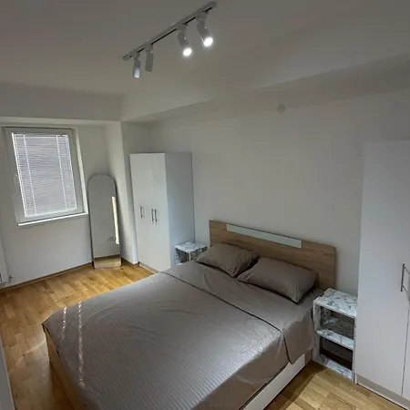 Riverfront Modern Апартаменты Скопье